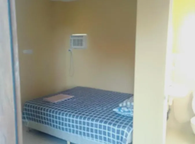 Lakehouse Bed & Breakfast *