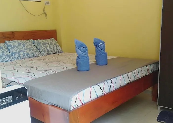 Lakehouse Bed & Breakfast
