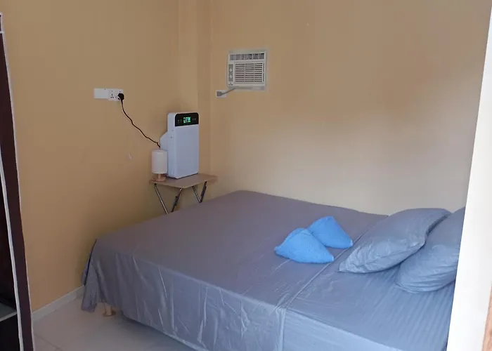 Lakehouse Bed & Breakfast Badian