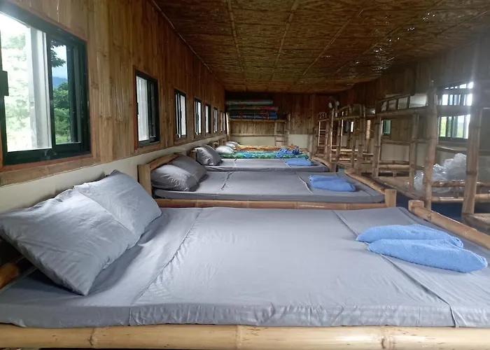 Lakehouse Bed & Breakfast *