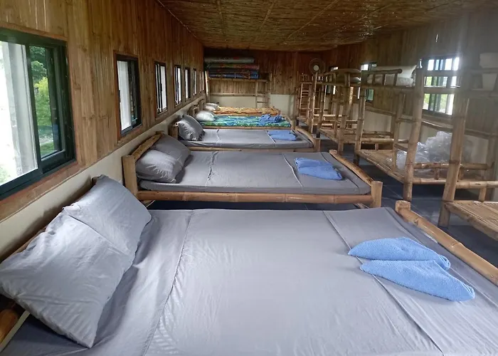 Lakehouse Bed & Breakfast Badian