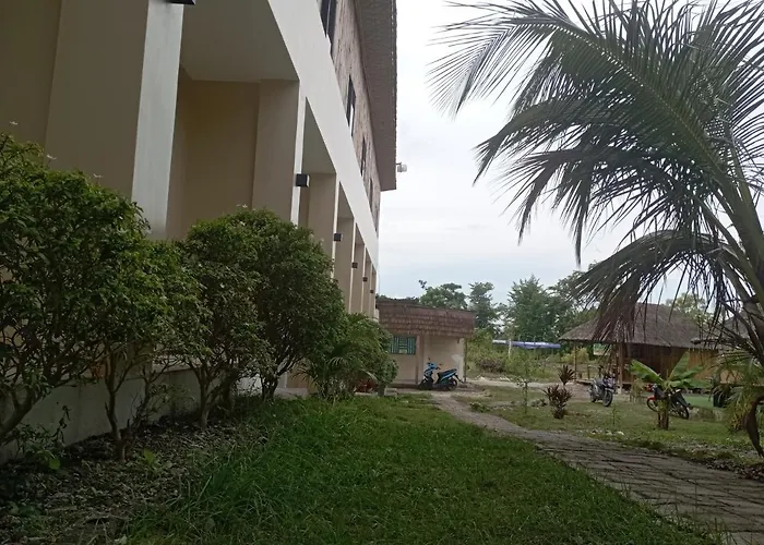Lakehouse Badian