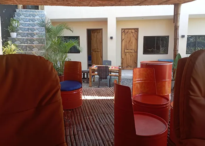 Lakehouse Bed & Breakfast Badian